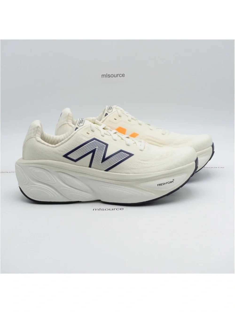 NEW New Balance Fresh Foam X More v5 Sneakers